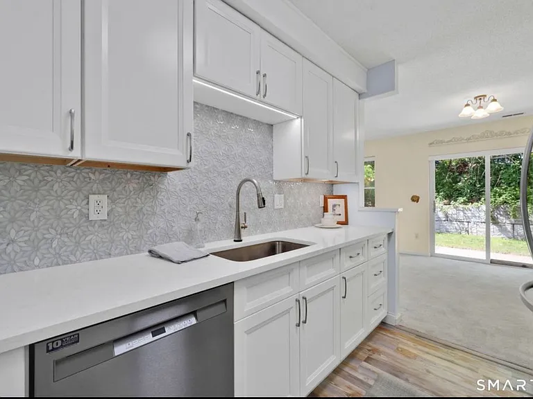 16 Maple St #20 — Photo 24