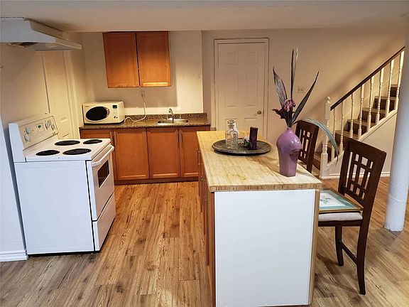 4th image of 27 Hiram Rd