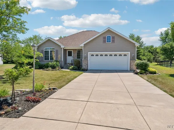 182 Cardinal Ln, Grand Island, NY 14072
