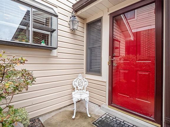 2nd image of 5534 Duchesne Parque Dr