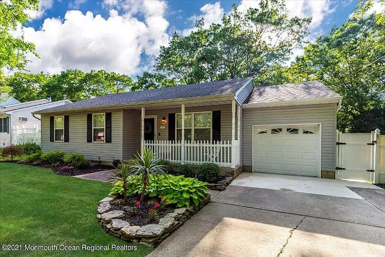 58 Mermaid Dr photo 1