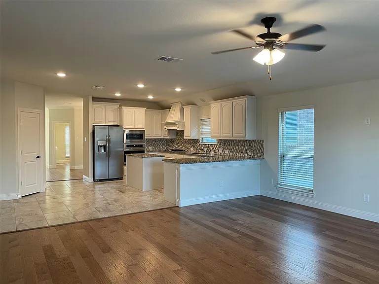 10816 Brownwood Pl — Photo 4