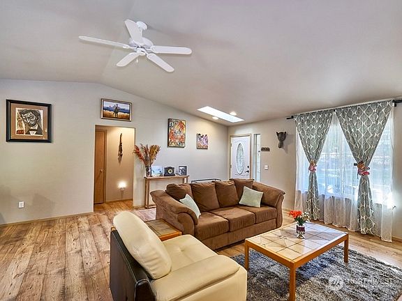 4th image of 1435 Graham Drive