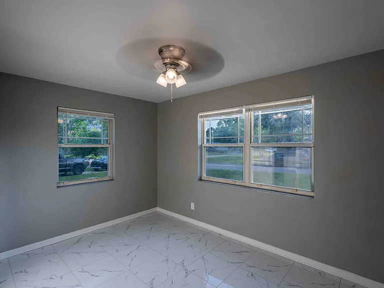 2013 Ronald Ln — Photo 23