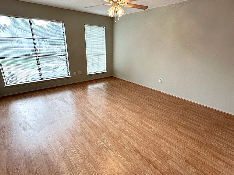 1 Phlox Dr — Photo 6