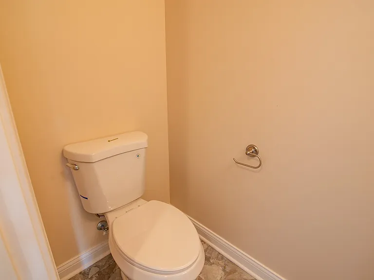 203 Dixon Cir — Photo 13