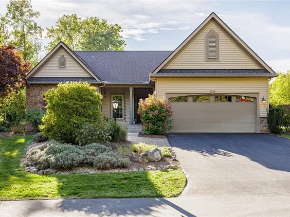 1125 Whalen Rd, Penfield, NY 14526