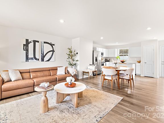 4th image of 4447 Wild Ridge Dr