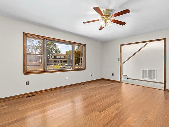 2nd image of 2716 Nansemond Cres