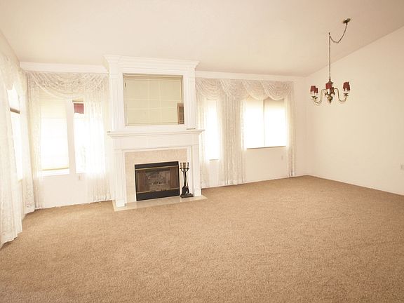 4th image of 27847 Blaze Ln