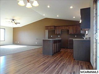 5th image of 503 Continental St