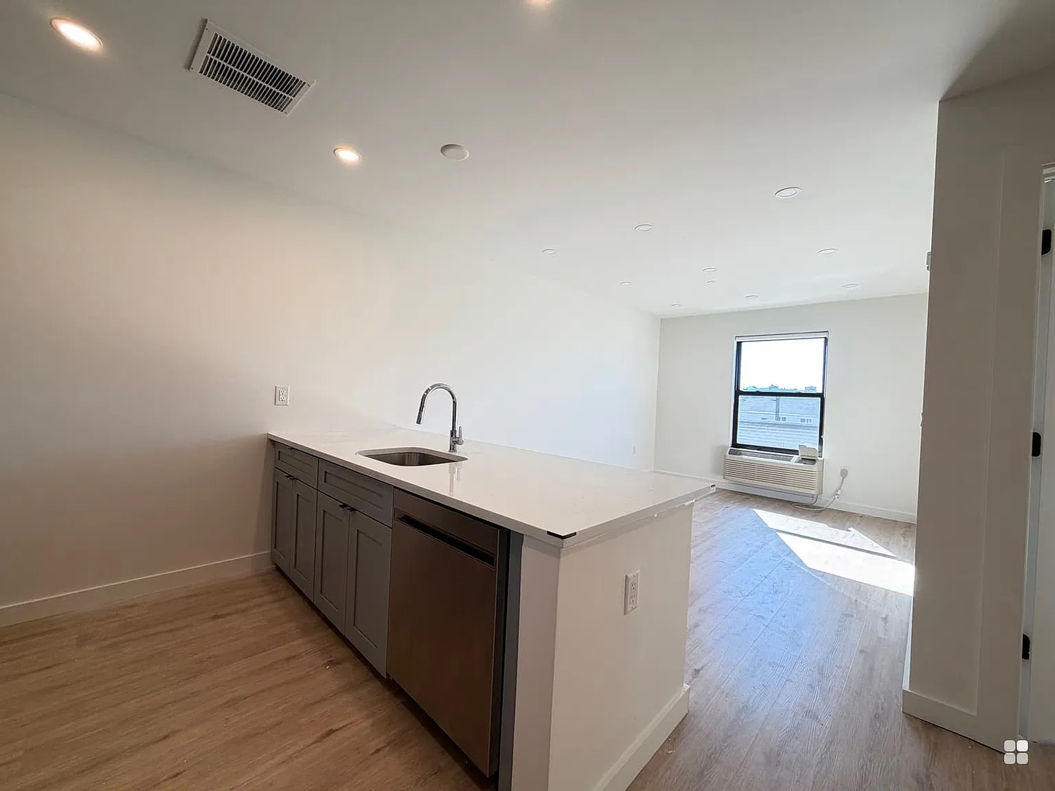 504 Market St — Photo 2