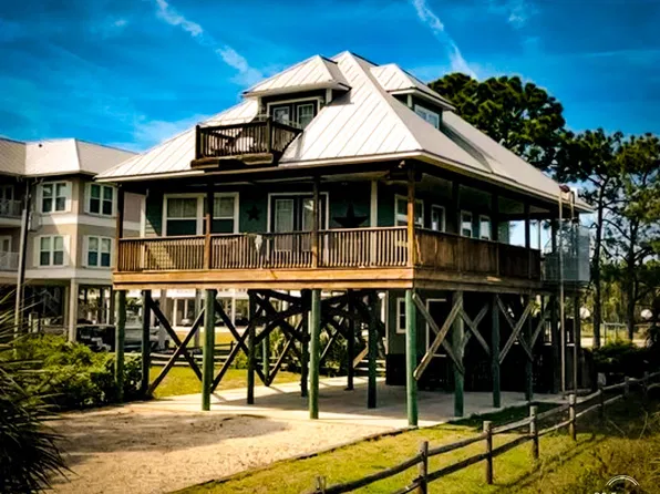 181 3rd Ave E, Horseshoe Beach, FL 32648