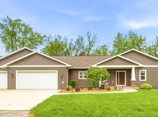 3810 Apple Ln, Oshkosh, WI 54902