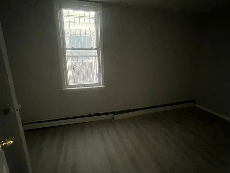 142 Inslee Pl #1F — Photo 8