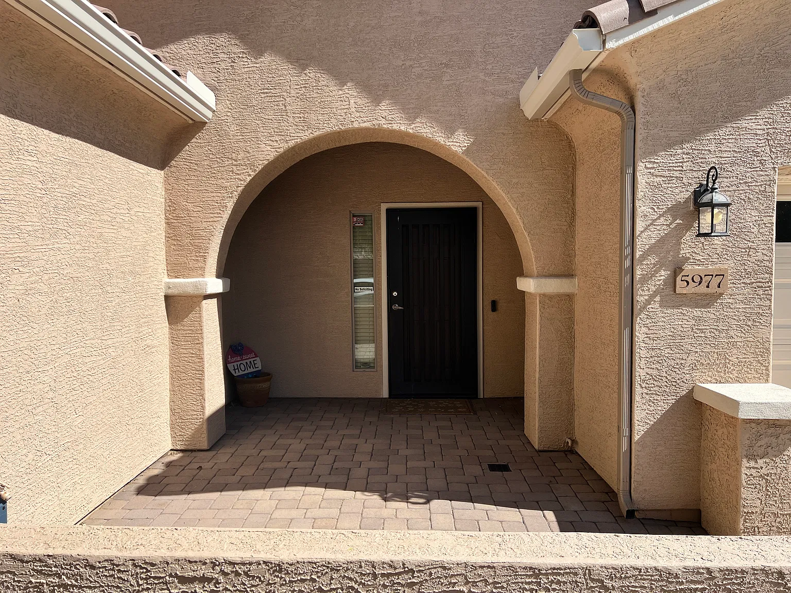 3 bed, 1964 sqft, $2,495 — Photo 2
