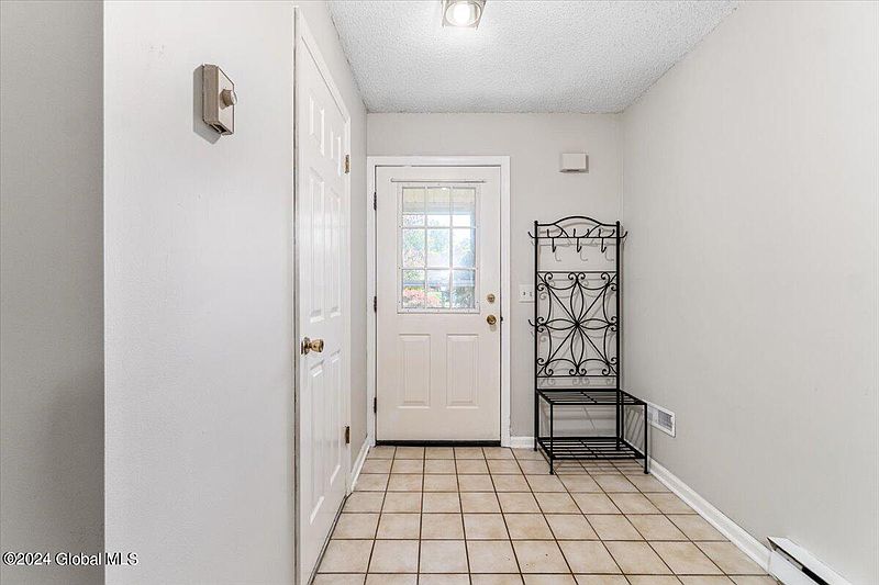 4th image of 3015 Squire Boulevard