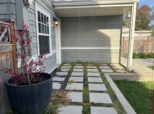 5034 18th Ave NE #B, Seattle, WA 98105