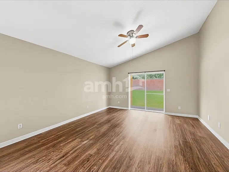 924 Burland Cir — Photo 5