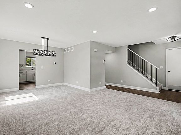 3rd image of 2811 Skylane Dr