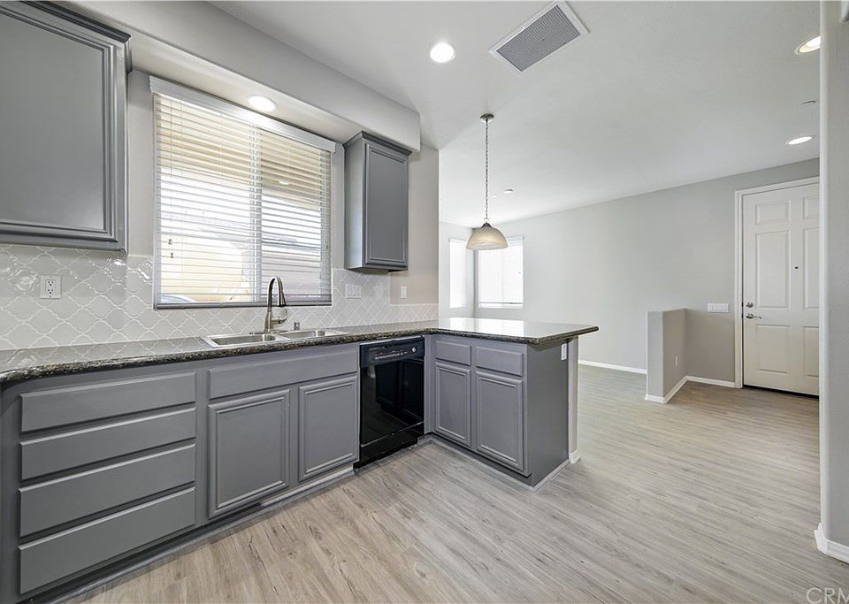 1st image of 831 Coriander Dr #415