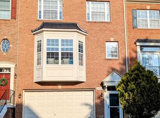 12562 Royal Wolf Pl, Fairfax, VA 22030