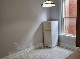 35 W Main St