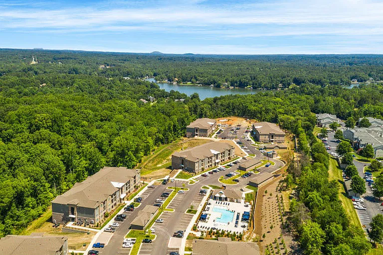 Lodge at Lake Wylie — Photo 18