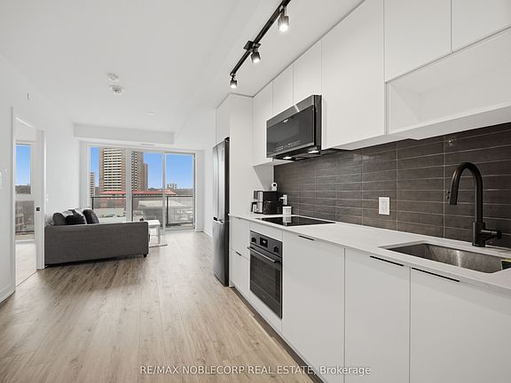 5th image of 5 Defries St #824