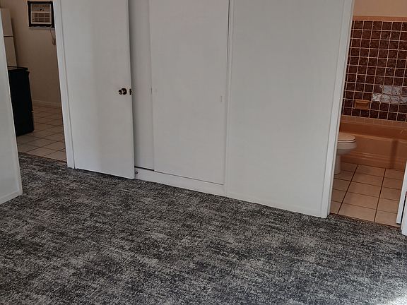 5th image of 816 NE 23rd Dr