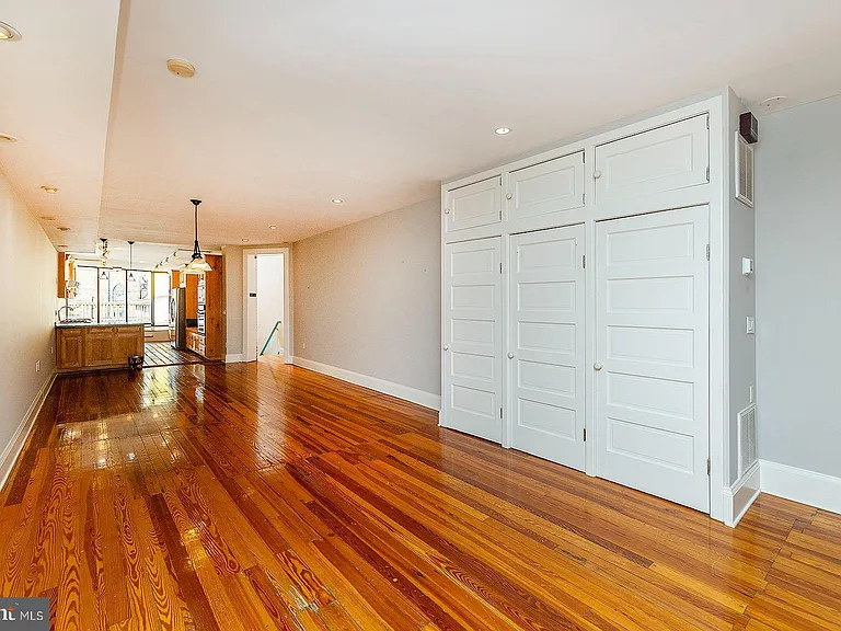7 N Loudoun St #1/2 — Photo 7