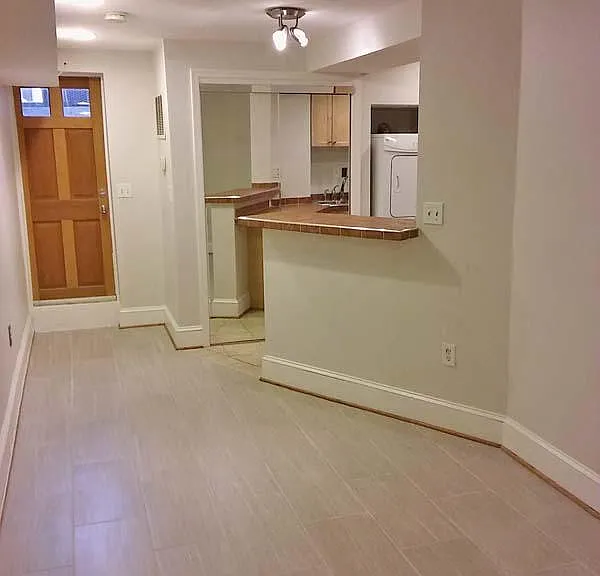 1102 D St SE #B — Photo 3