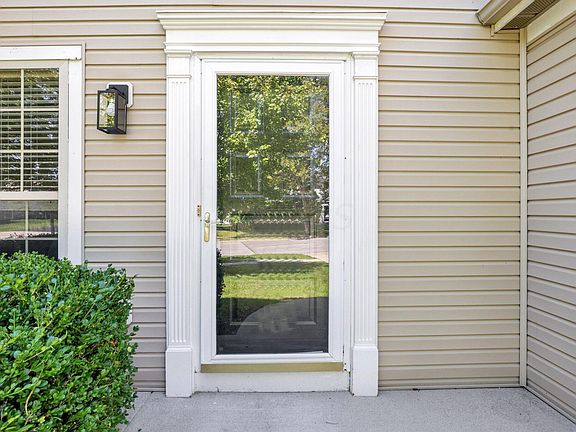 3rd image of 6425 Pinefield Dr