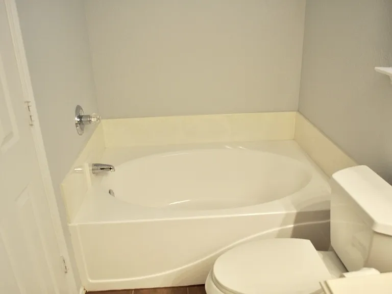 229 Lancelot Dr — Photo 7