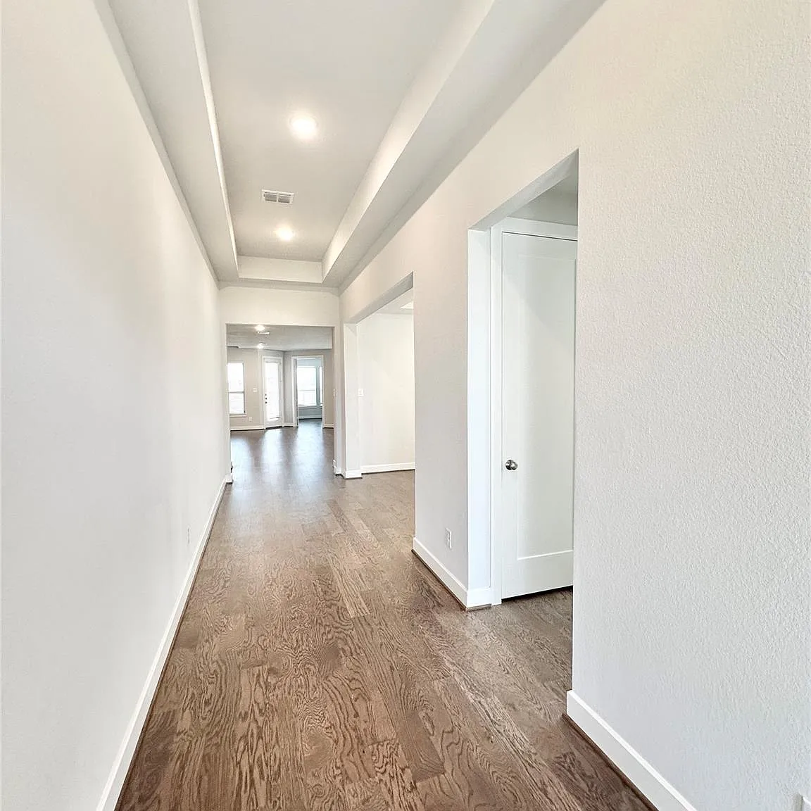4 bed, 3.0 bath, 2709 sqft, $3,445 — Photo 3