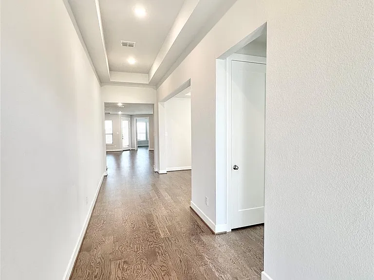 9218 Rocking Plain Ln — Photo 2