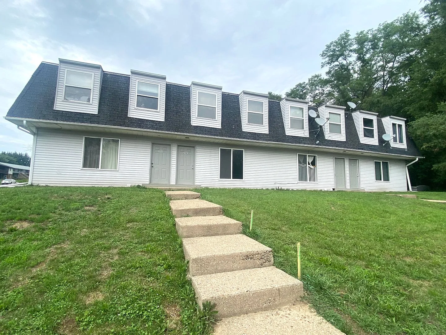 2221-2227 StoneyBrook Road — Photo 1