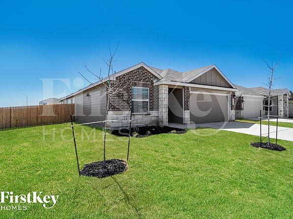 2nd image of 2701 La Mundial St