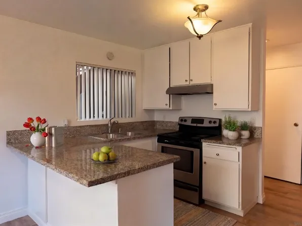 5513 Adobe Falls Rd Unit 2, San Diego, CA 92120