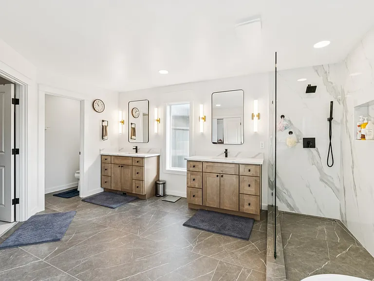 21011 SE 6th Pl — Photo 28