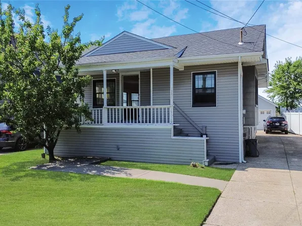 141-24 Cronston Avenue, Neponsit, NY 11694