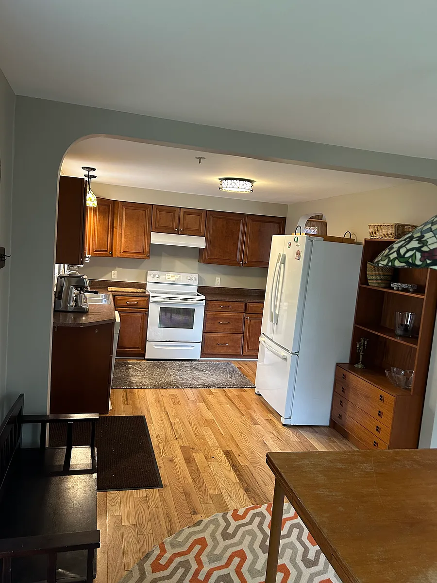 Building Photo - 2 Lawrence Ln #B