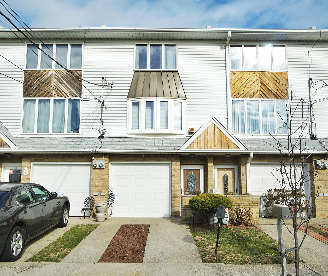 103 Hempstead Ave photo 1