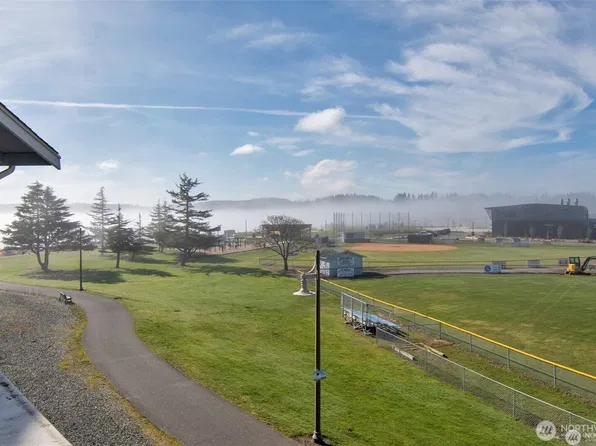 651 SE Bayshore Dr #B304, Oak Harbor, WA 98277