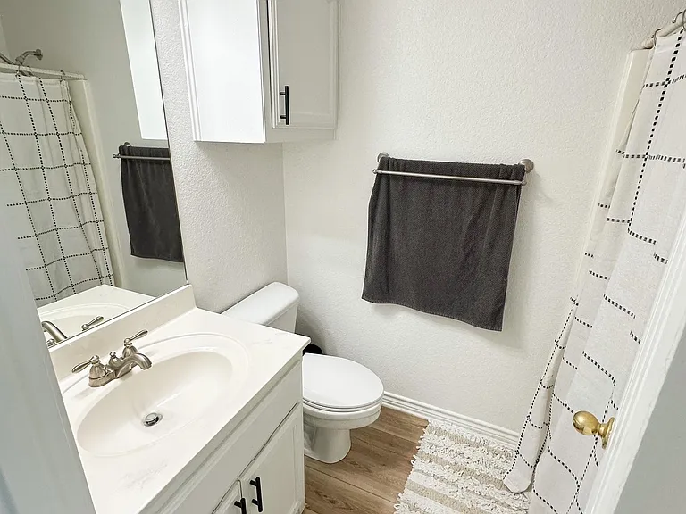 1220 W Main St — Photo 15