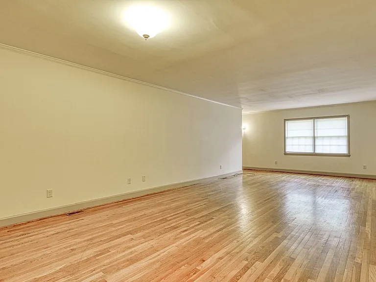 831 John B White Sr Blvd — Photo 27