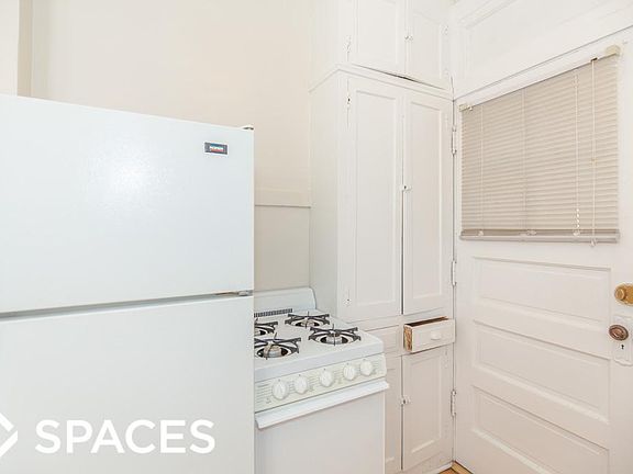 4th image of 3815 N Greenview Ave #Twow