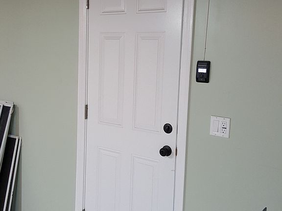 4th image of 12108 Parmelee Ave