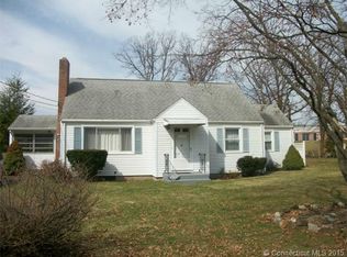 24 Wildwood Rd, Cromwell, CT 06416