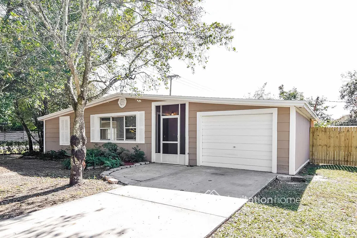 Building Photo - 511 Sutton Pl